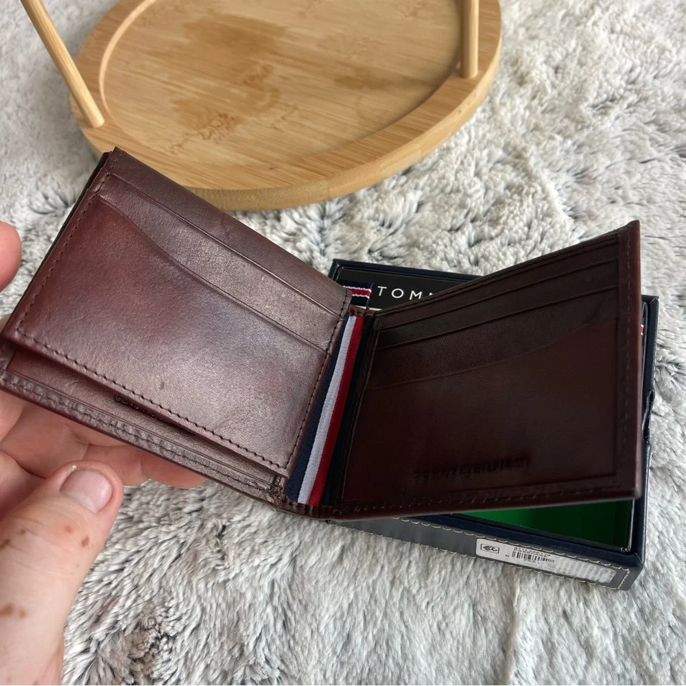 TOMMY HILFIGER MENS WALLET LIGHT BROWN
